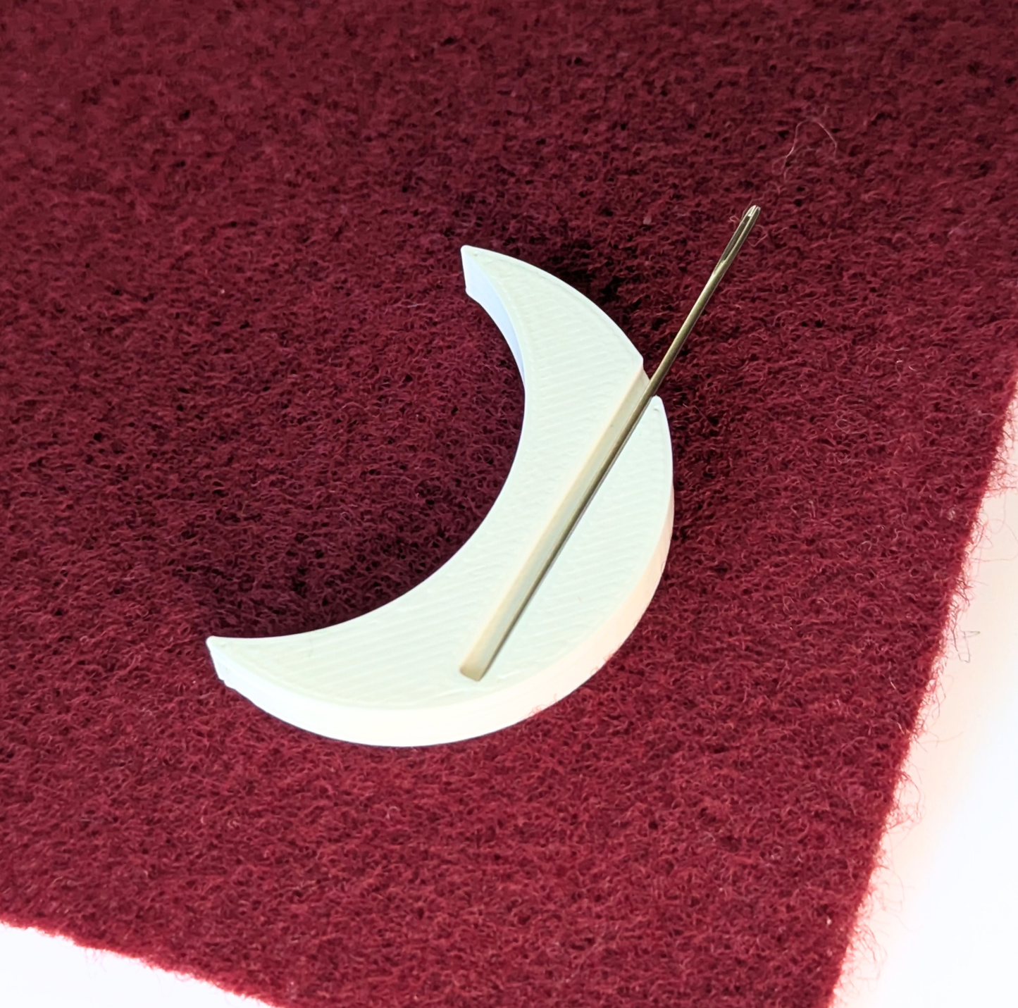 Magnetic Moon Needle Minder