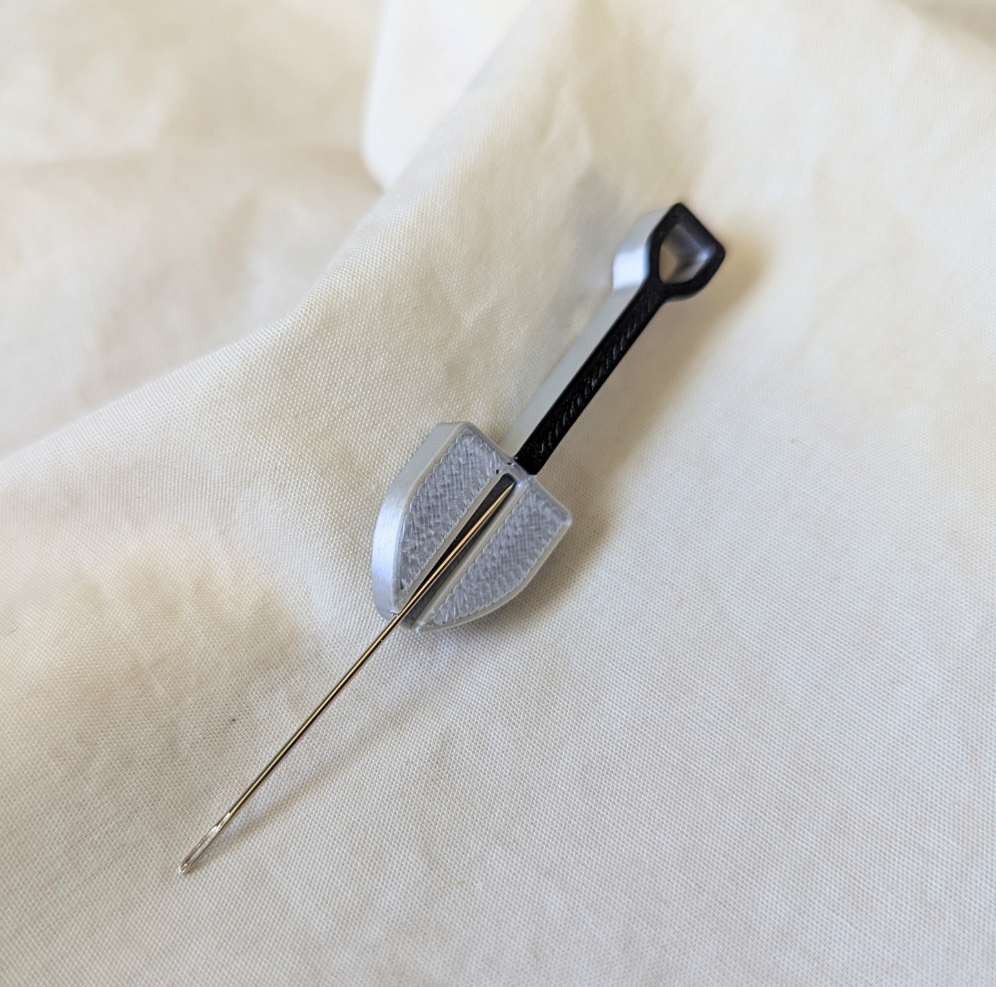 Garden Shovel Needle Minder